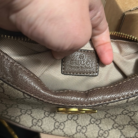 Gucci Beige and Brown Shoulder Bag with Gold Chain - Picture 6 of 11